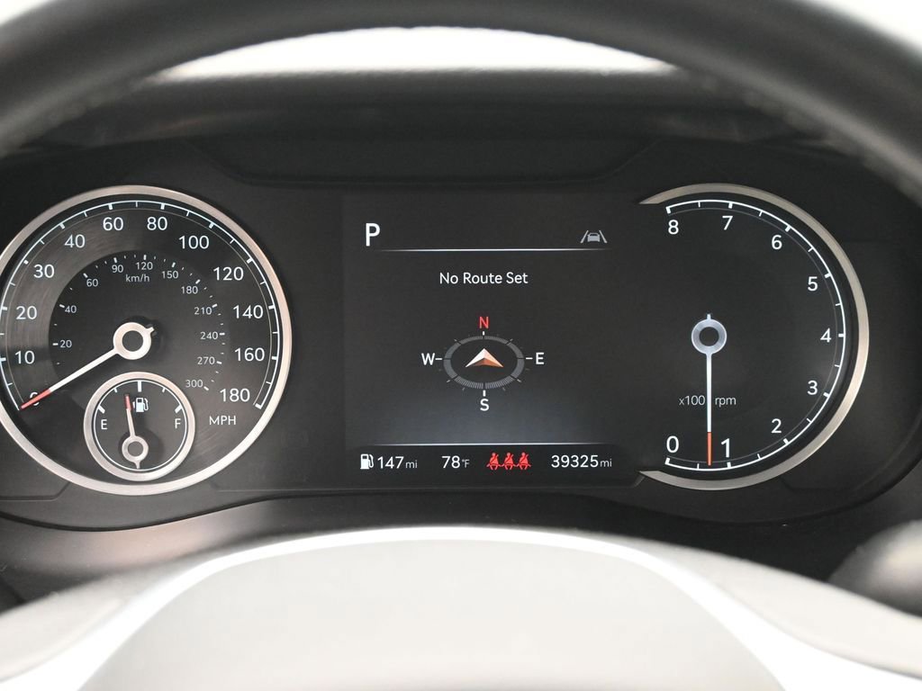 Used 2024 Genesis G70 2.5T image 12