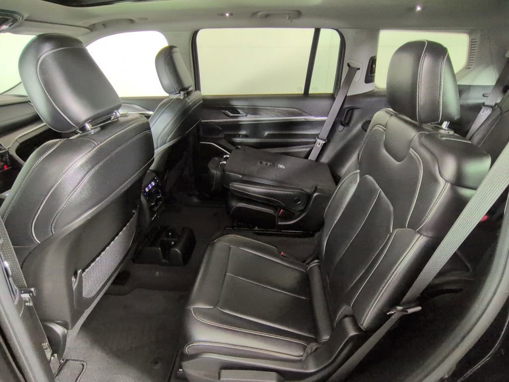 Used 2021 Jeep Grand Cherokee L Limited AWD/4WD image 30