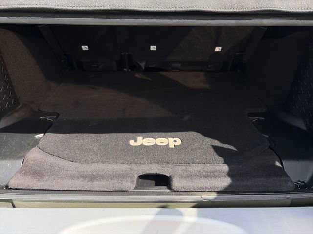 Used 2015 Jeep Wrangler Unlimited Sahara w/ Connectivity Group image 39