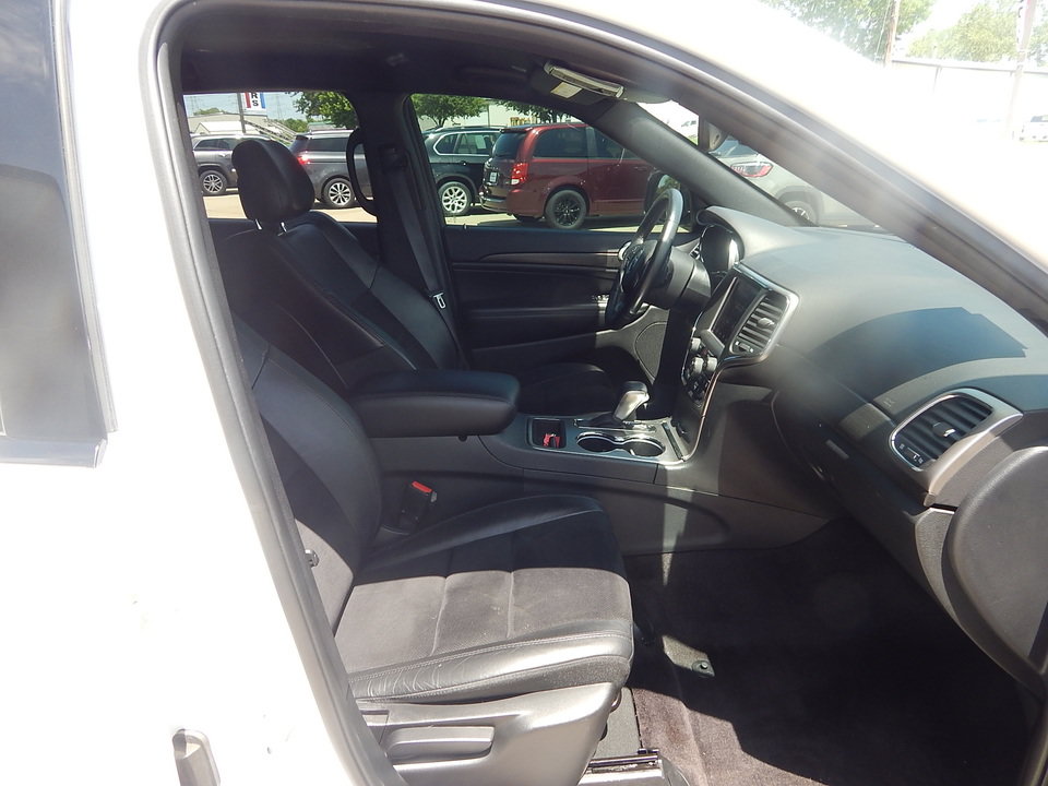 Used 2018 Jeep Grand Cherokee Altitude AWD/4WD image 19