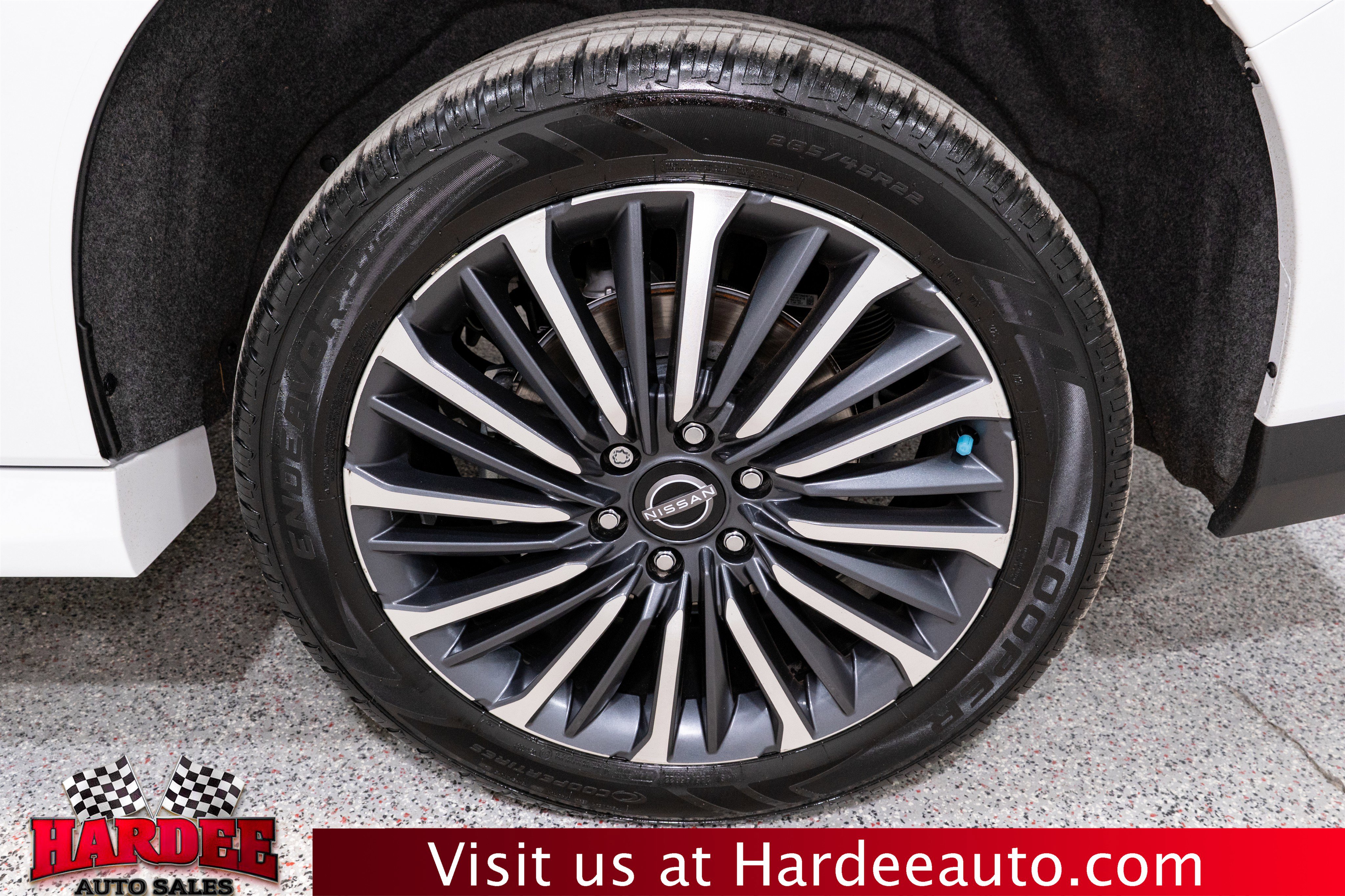 Used 2025 Nissan Armada Platinum Reserve AWD/4WD image 10