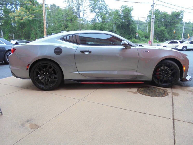 Used 2023 Chevrolet Camaro LT w/ Technology Package image 7