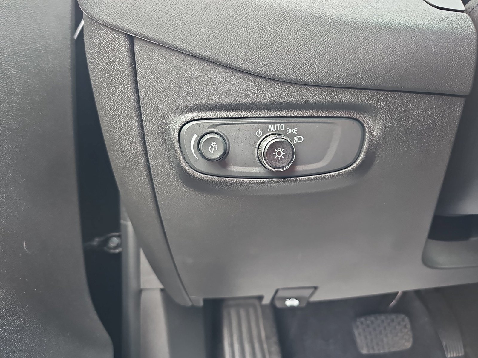 Used 2024 Chevrolet Equinox LS w/ LS Convenience Package FWD image 31