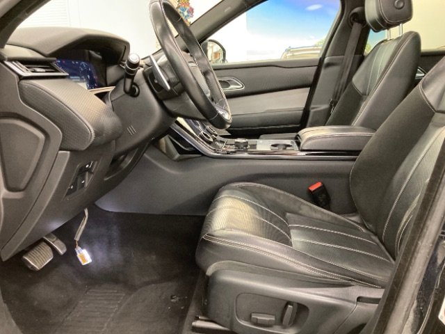 Used 2018 Land Rover Range Rover Velar R-Dynamic SE image 9