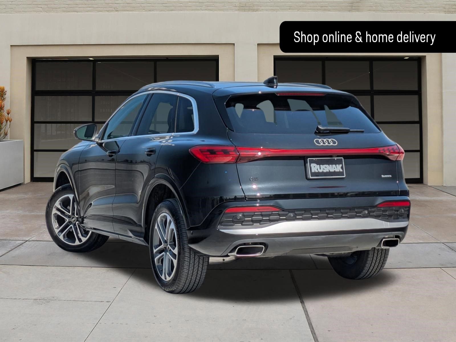 Used 2025 Audi Q5 Premium w/ Convenience Package image 2