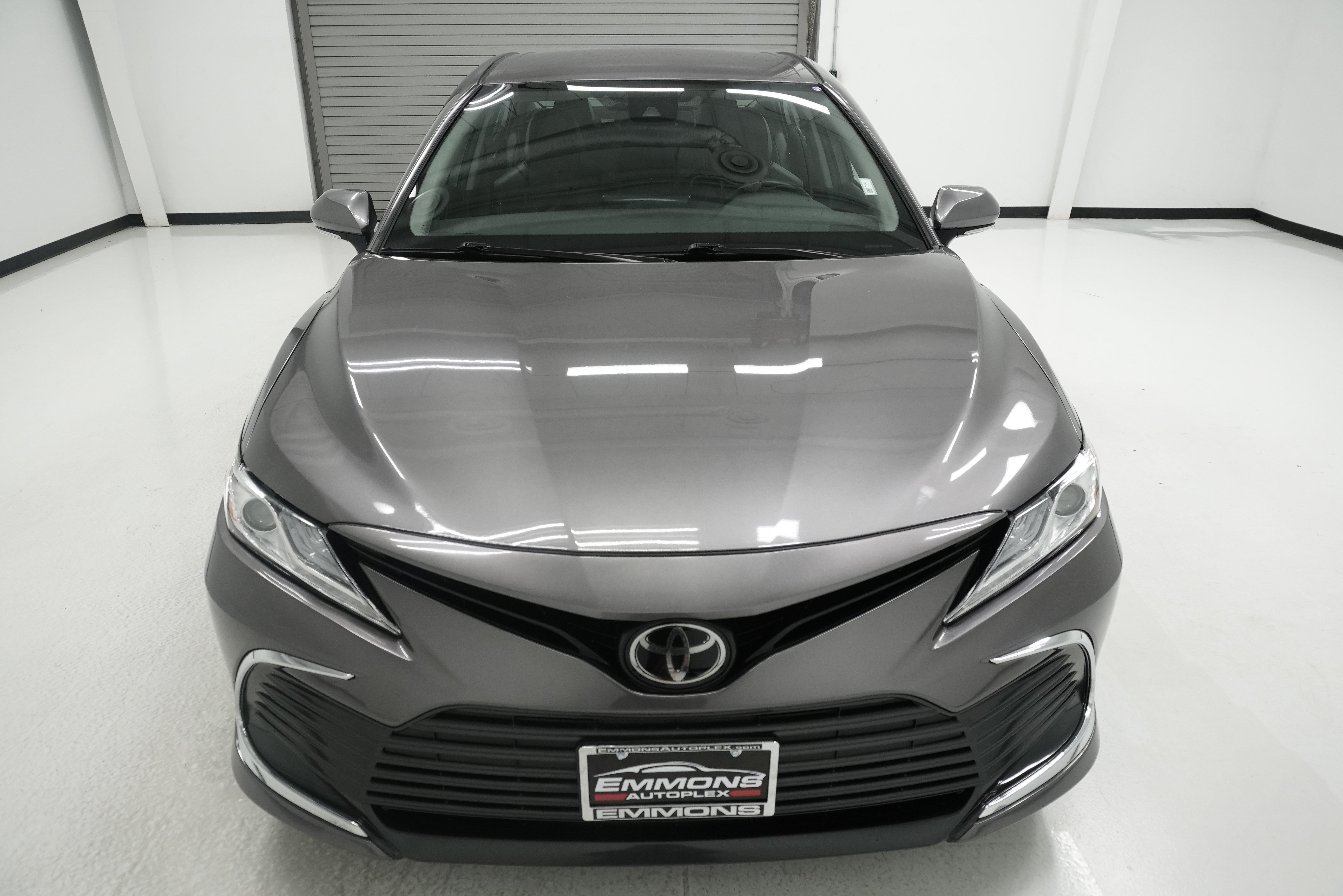 Used 2023 Toyota Camry XLE FWD image 2