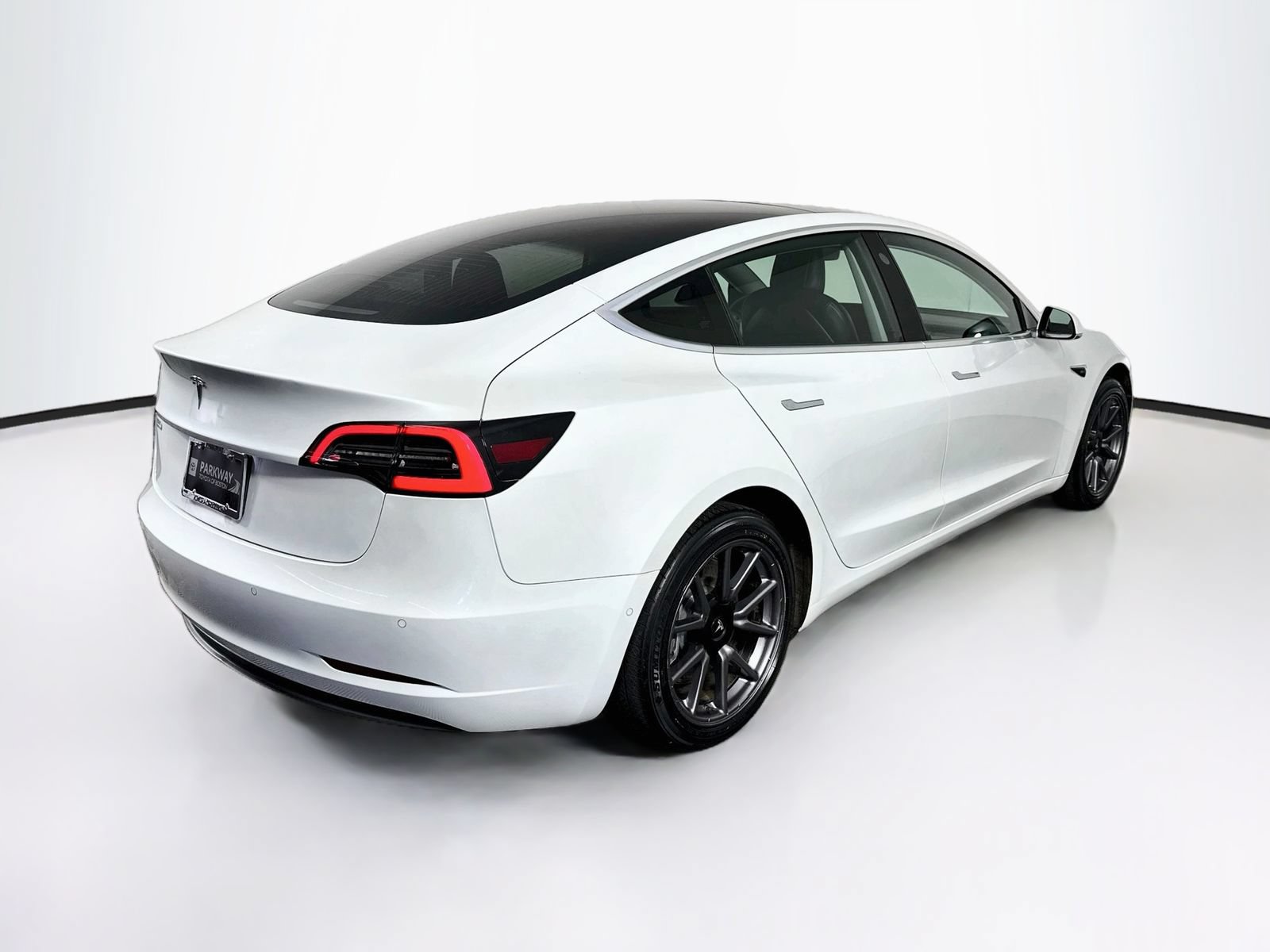 Used 2020 Tesla Model 3 Standard Range RWD image 7