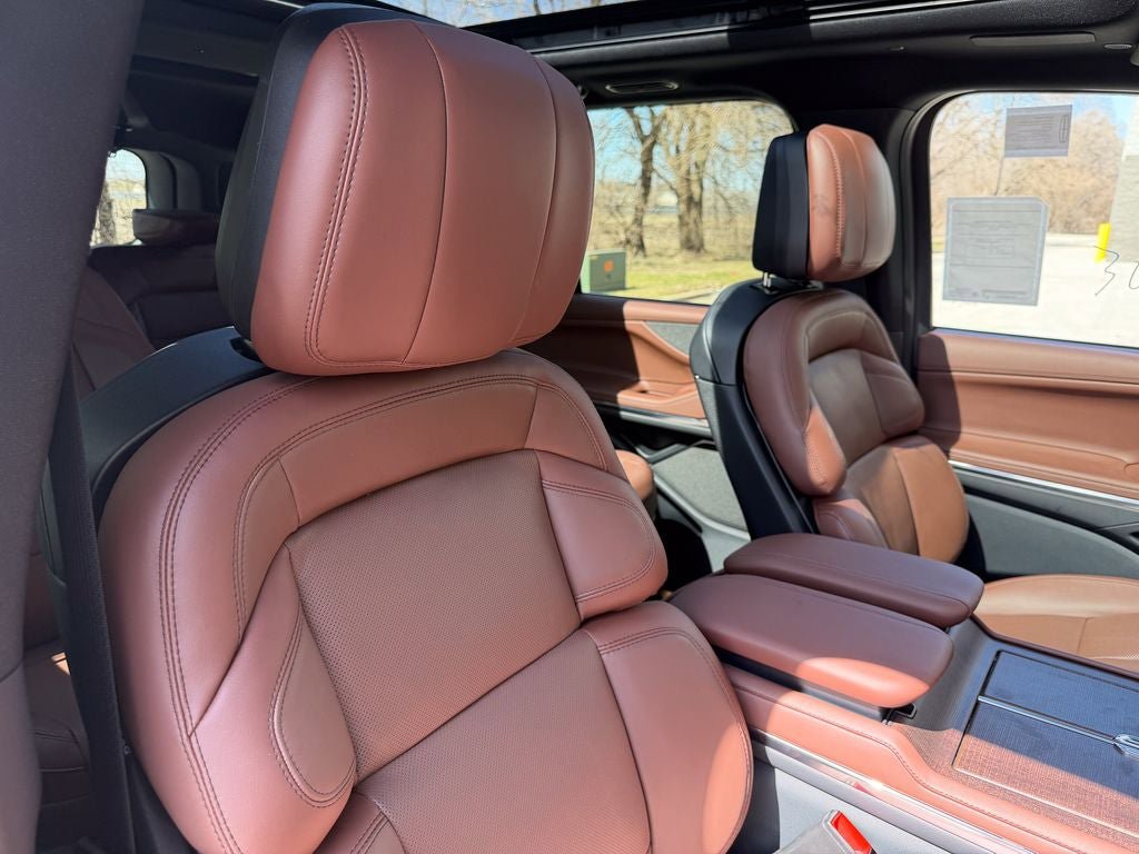 New 2026 Lincoln Navigator Reserve AWD/4WD image 33
