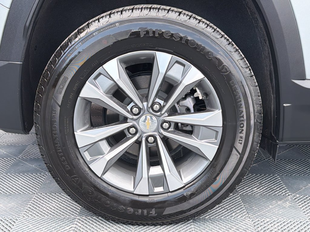 Used 2026 Chevrolet Equinox LT FWD image 19