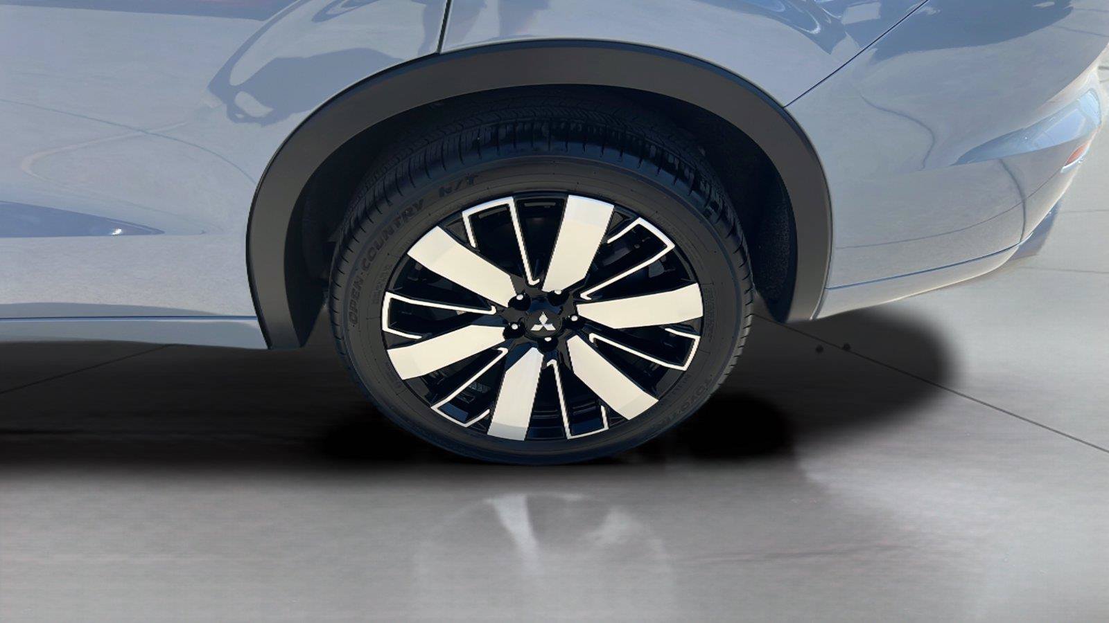 Used 2026 Mitsubishi Outlander SEL FWD image 23