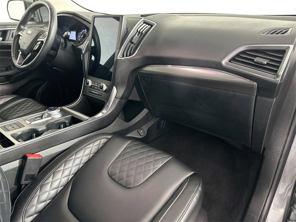 Used 2024 Ford Edge Titanium image 28
