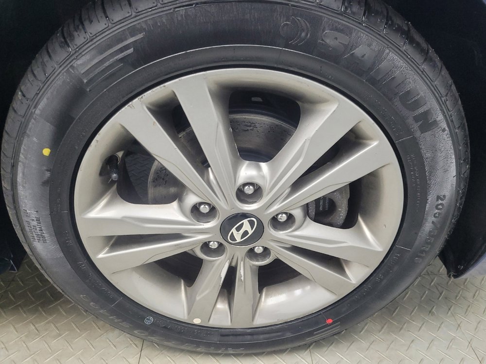 Used 2017 Hyundai Elantra SE FWD image 31