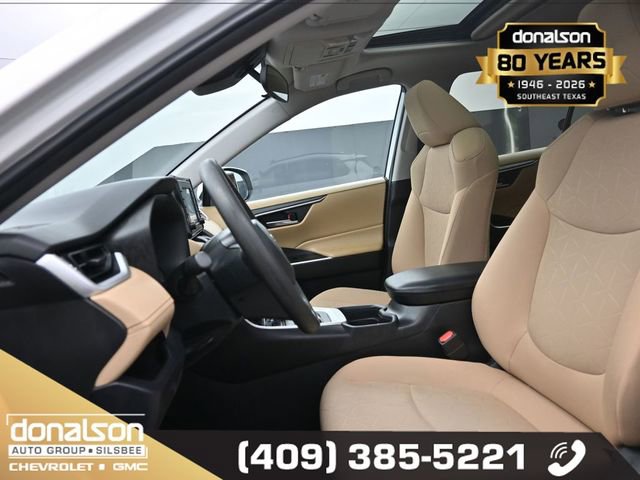 Used 2020 Toyota RAV4 XLE w/ Convenience Package image 9