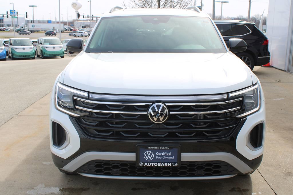 Certified 2025 Volkswagen Atlas Peak Edition SE image 2