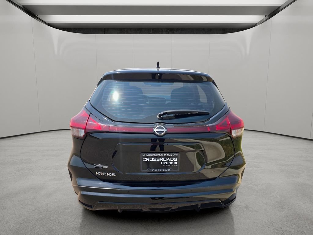 Used 2025 Nissan Kicks Play S w/ Interior Electronics Package FWD image 4
