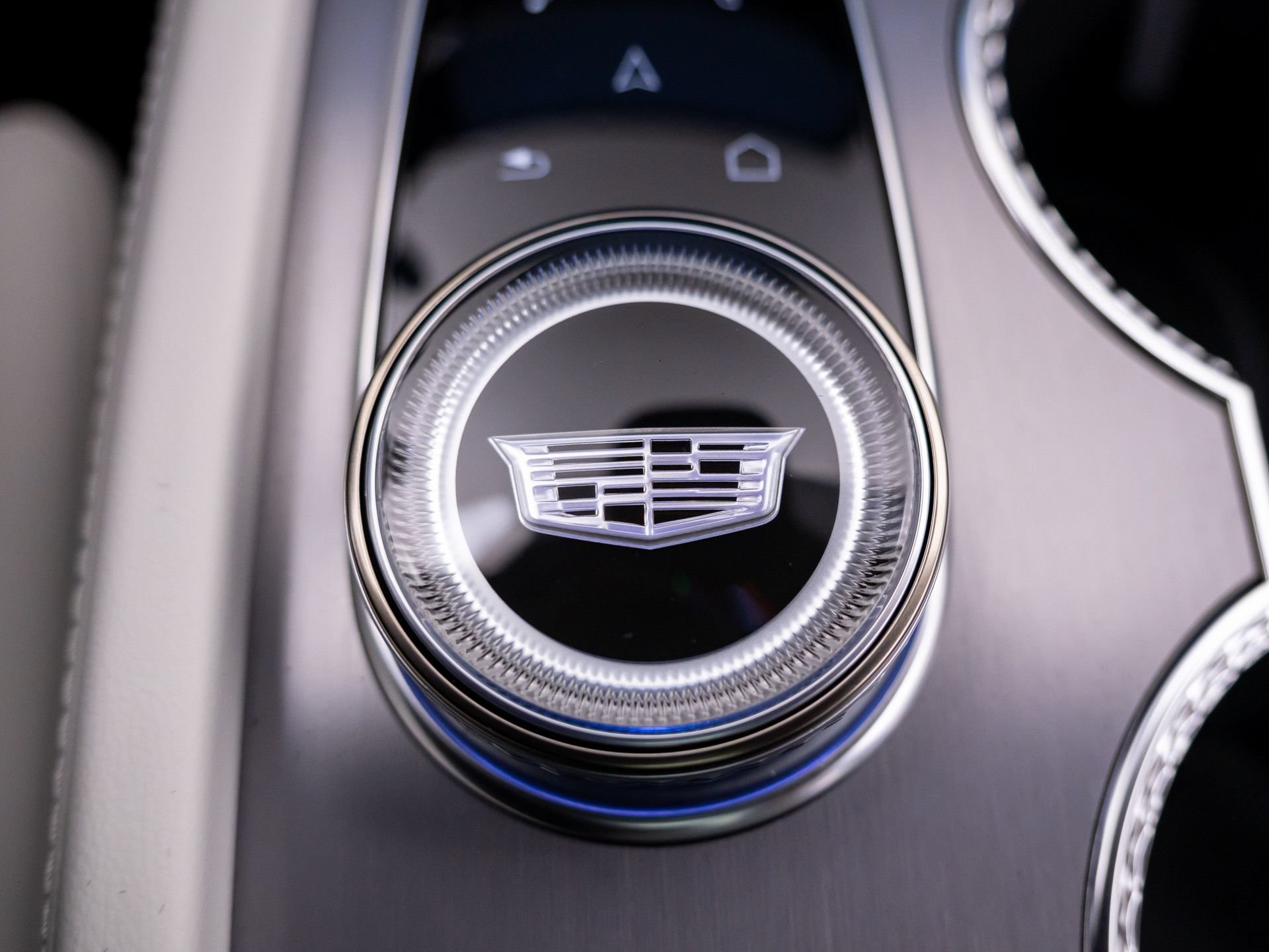 New 2027 Cadillac Vistiq Luxury w/ LPO, Trailering Package AWD/4WD image 34
