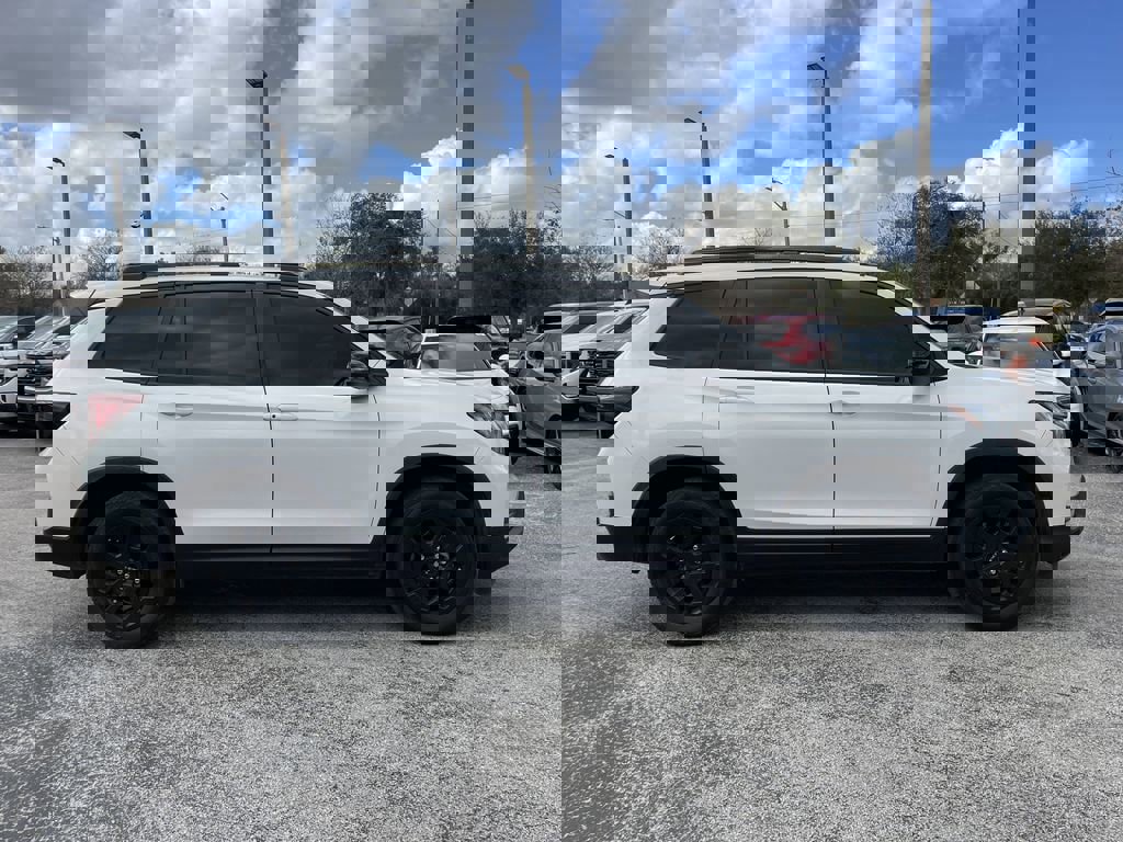 Used 2023 Honda Passport TrailSport image 3