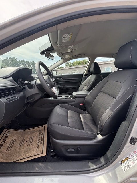 Used 2024 Nissan Altima 2.5 SV image 9