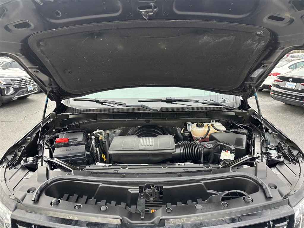 Used 2024 Chevrolet Suburban LT image 25