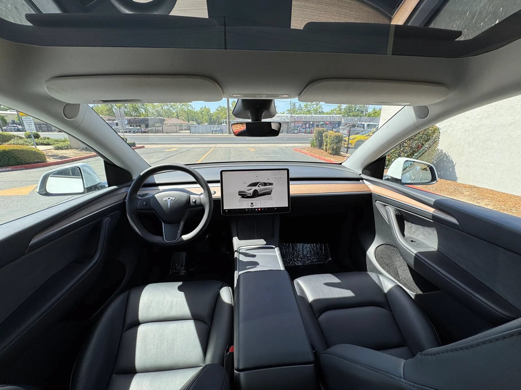Used 2024 Tesla Model Y Long Range AWD/4WD image 20