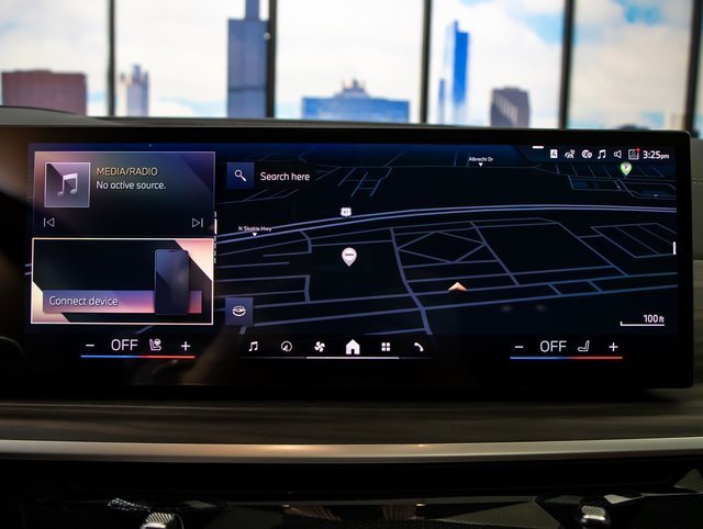 Used 2025 BMW X7 xDrive40i w/ Premium Package image 18