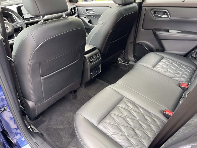 Used 2023 Nissan Rogue Platinum w/ Platinum Premium Package AWD/4WD image 19