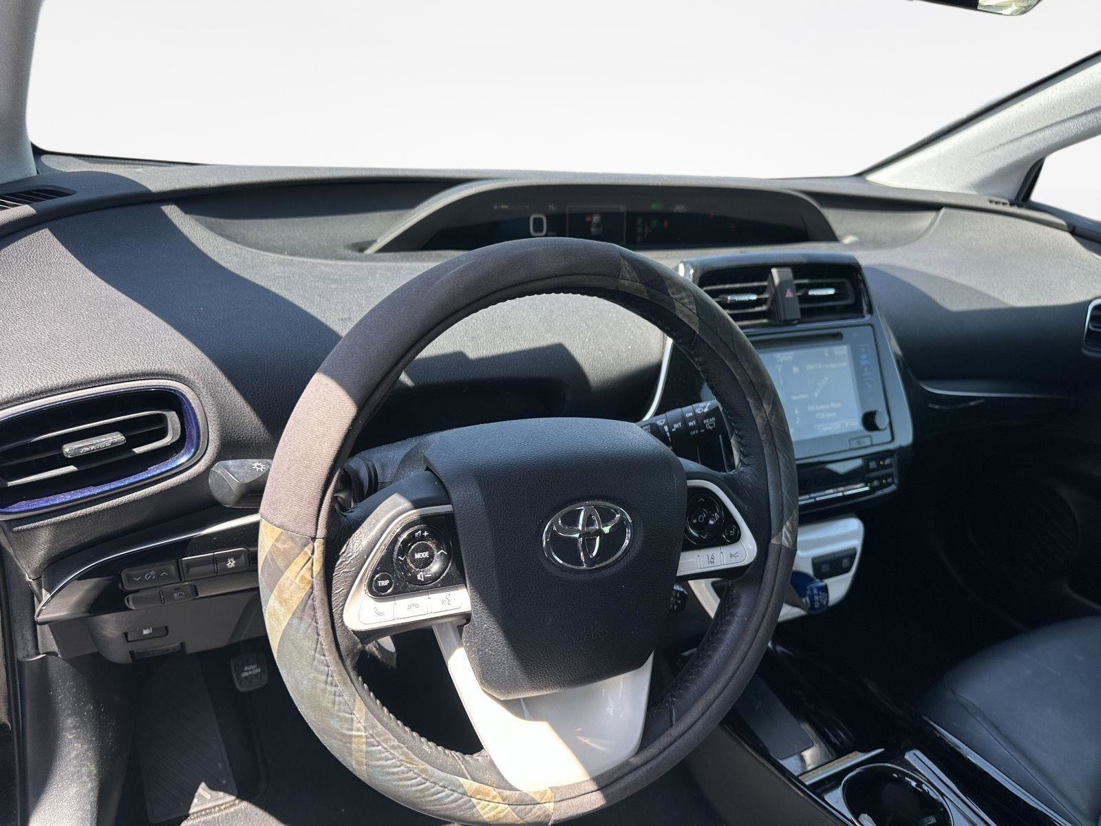 Used 2017 Toyota Prius Three Touring FWD image 10