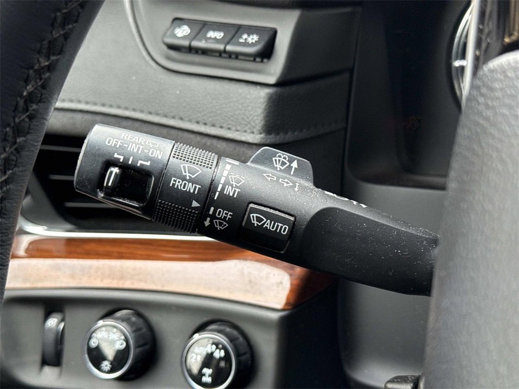 Used 2017 Cadillac Escalade Premium Luxury image 28