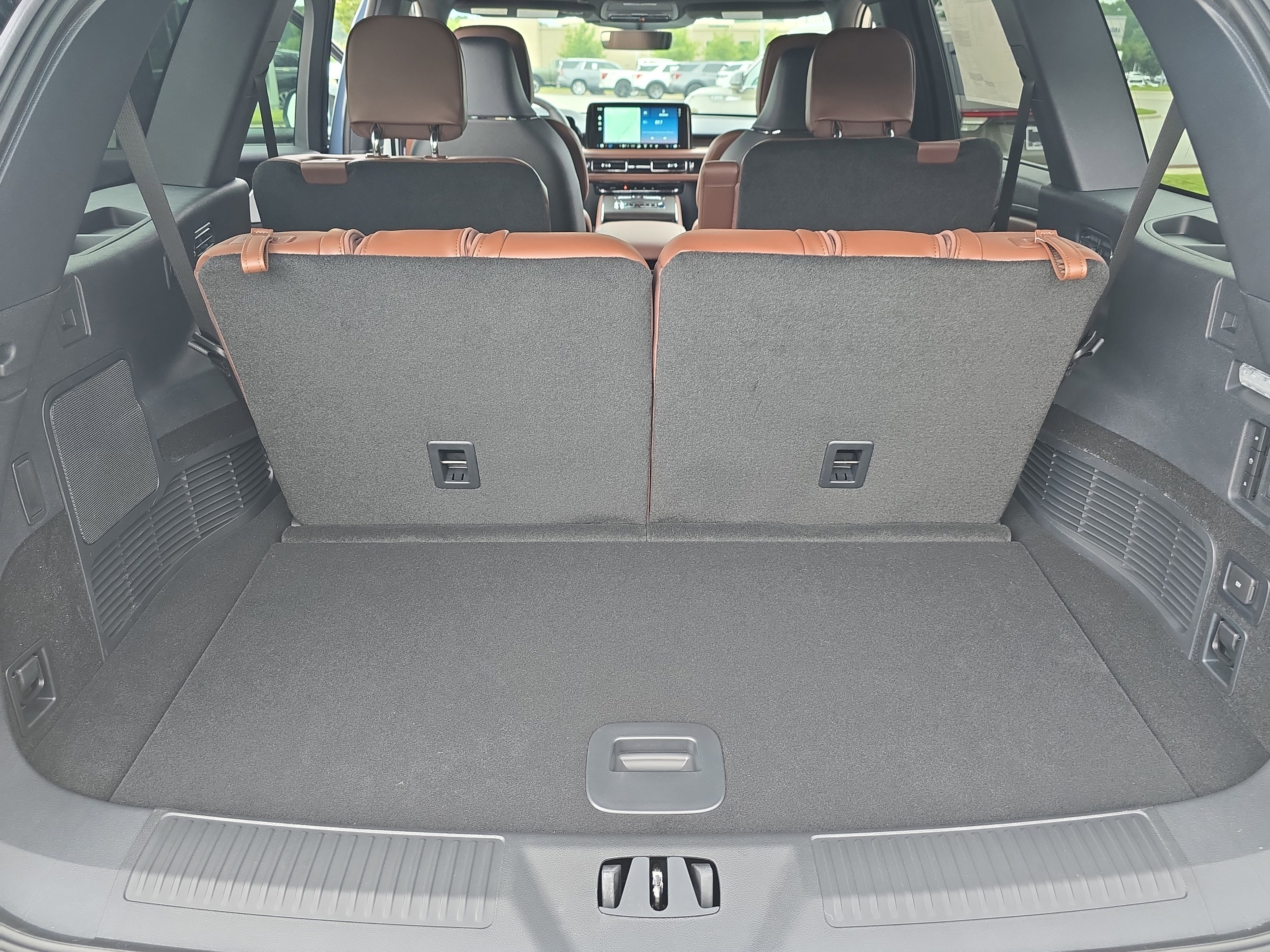 New 2025 Lincoln Aviator Reserve w/ Equipment Group 201A image 13