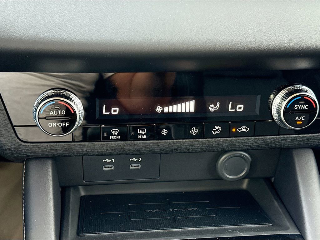 New 2026 Mitsubishi Outlander ES image 16