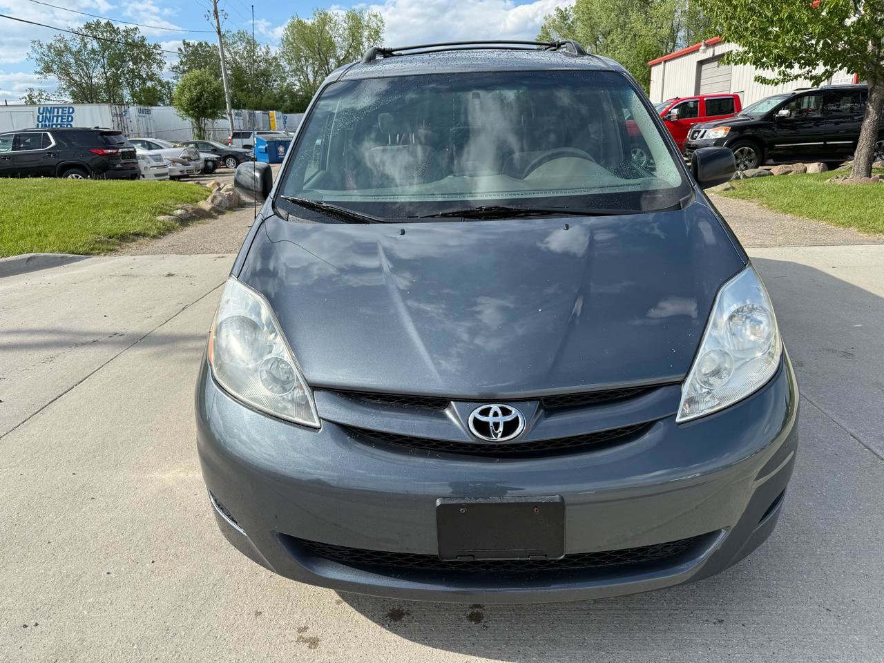 Used 2007 Toyota Sienna CE FWD image 2