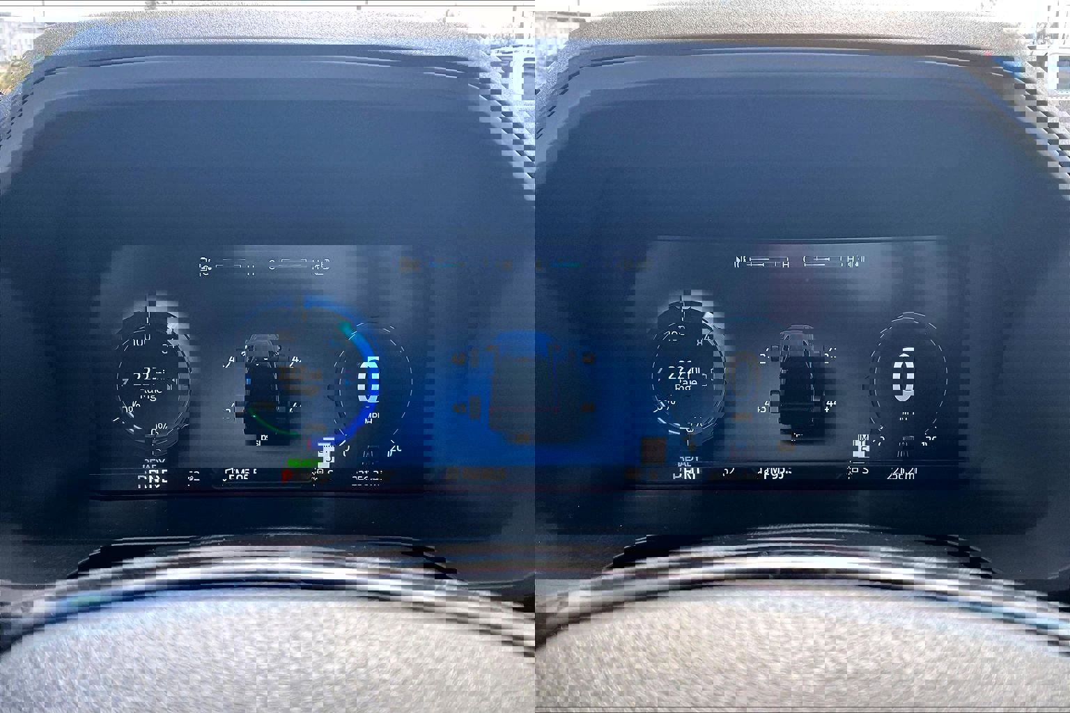 Used 2023 Ford F150 Lightning Platinum image 14