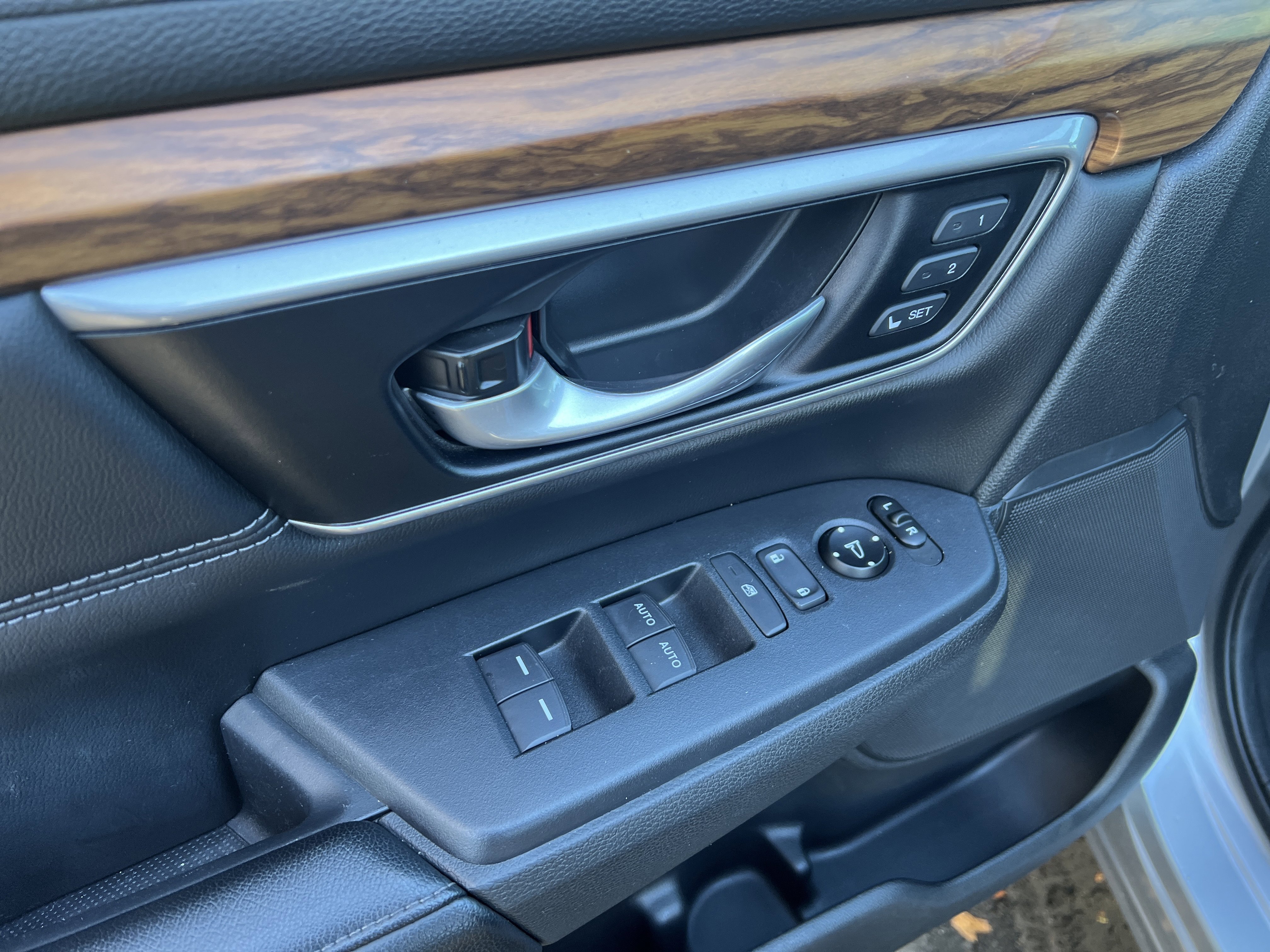 Used 2020 Honda CR-V Touring image 15