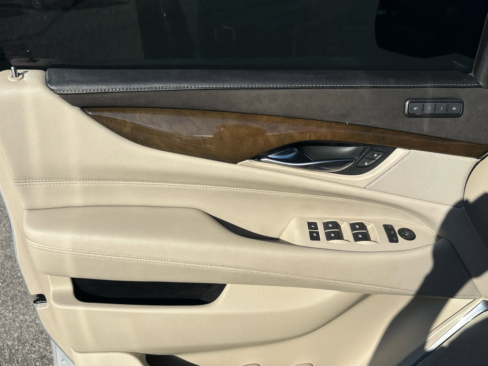 Used 2019 Cadillac Escalade Luxury image 26