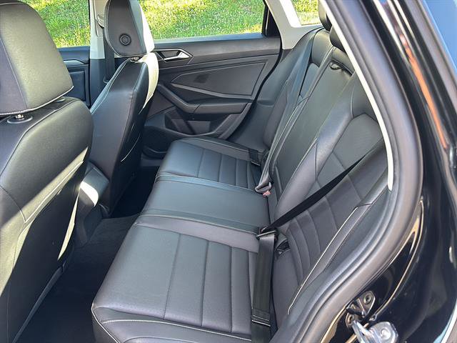 Used 2024 Volkswagen Jetta SE FWD image 16