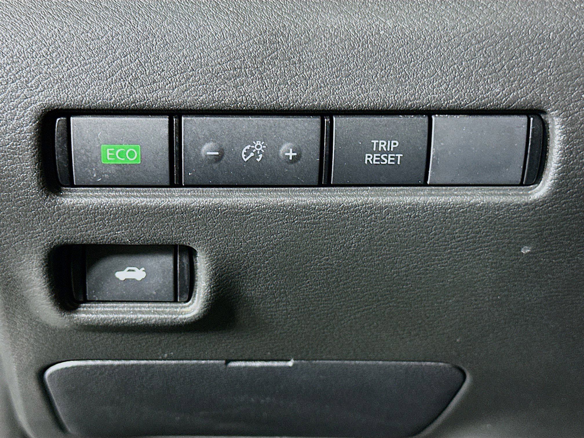 Used 2025 Nissan Sentra SV image 17