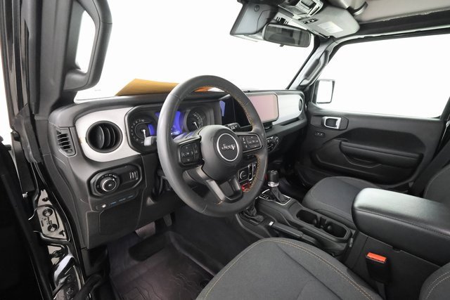 Used 2024 Jeep Wrangler Unlimited image 8