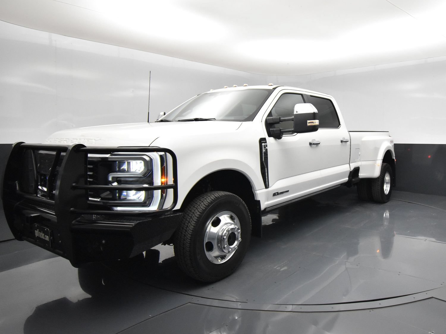 Used 2024 Ford F350 Lariat w/ Lariat Ultimate Package AWD/4WD image 2