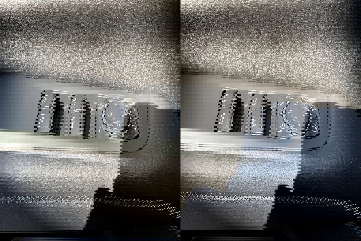 New 2026 GMC Yukon Denali w/ Sun & Power Step Package image 12