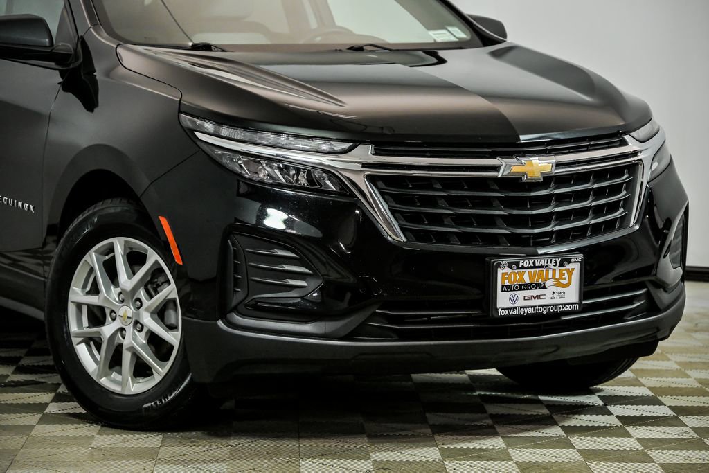 Used 2023 Chevrolet Equinox LS w/ LS Convenience Package FWD image 2