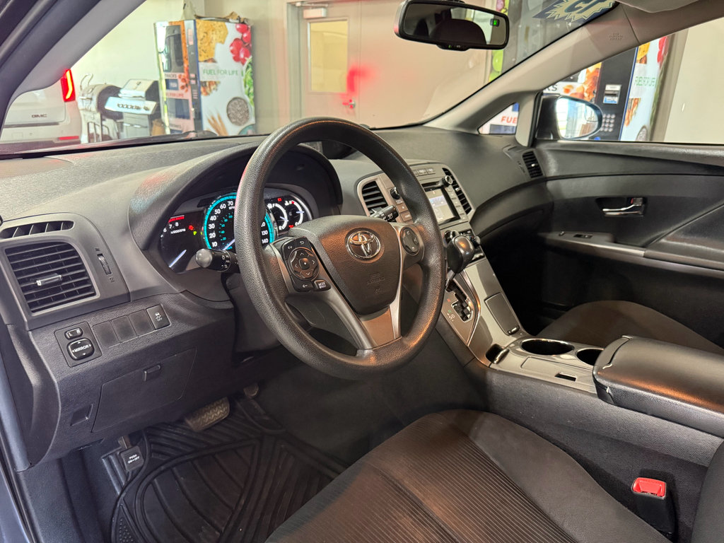 Used 2015 Toyota Venza LE FWD image 9