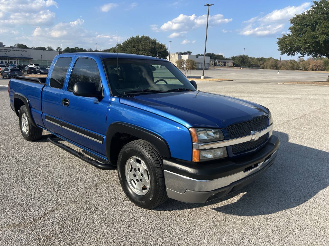 Used 2003 Chevrolet Silverado 1500 LT RWD image 2
