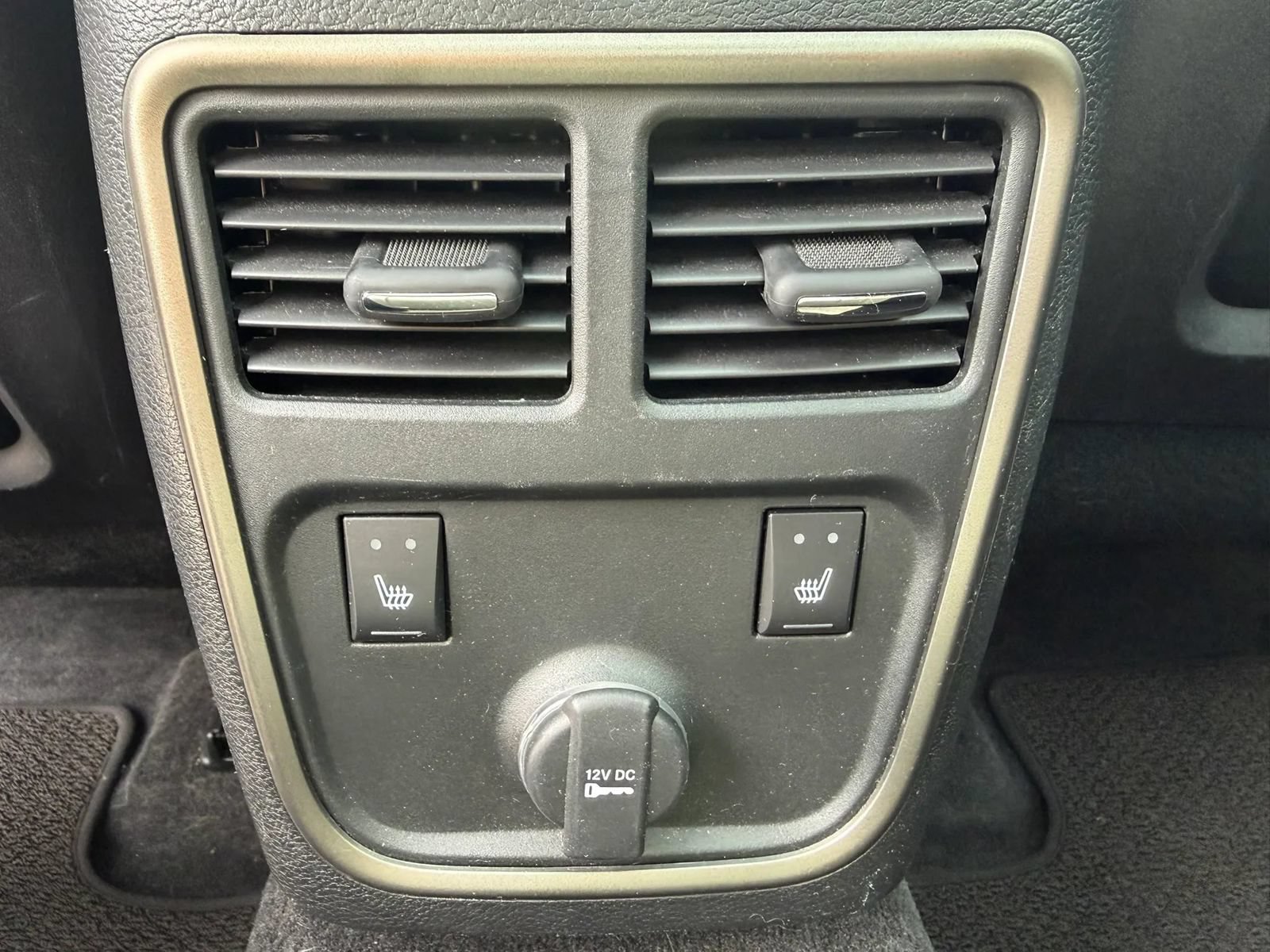 Used 2013 Chrysler 300 C RWD image 29