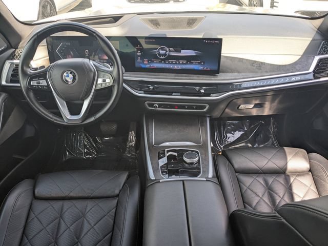 Used 2025 BMW X5 xDrive40i AWD/4WD image 16