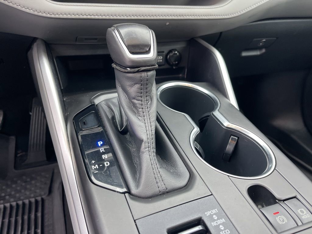 Used 2020 Toyota Highlander XLE image 14