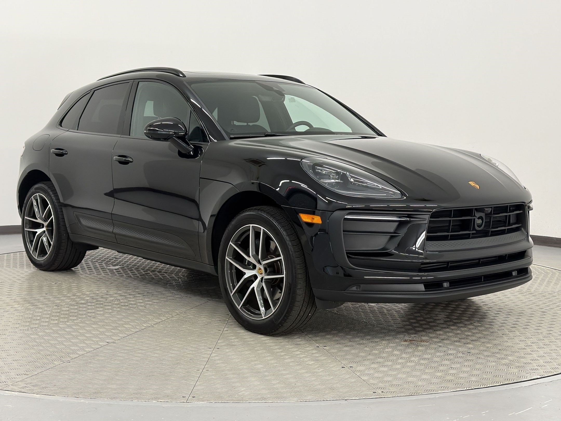 Used 2026 Porsche Macan AWD/4WD image 7