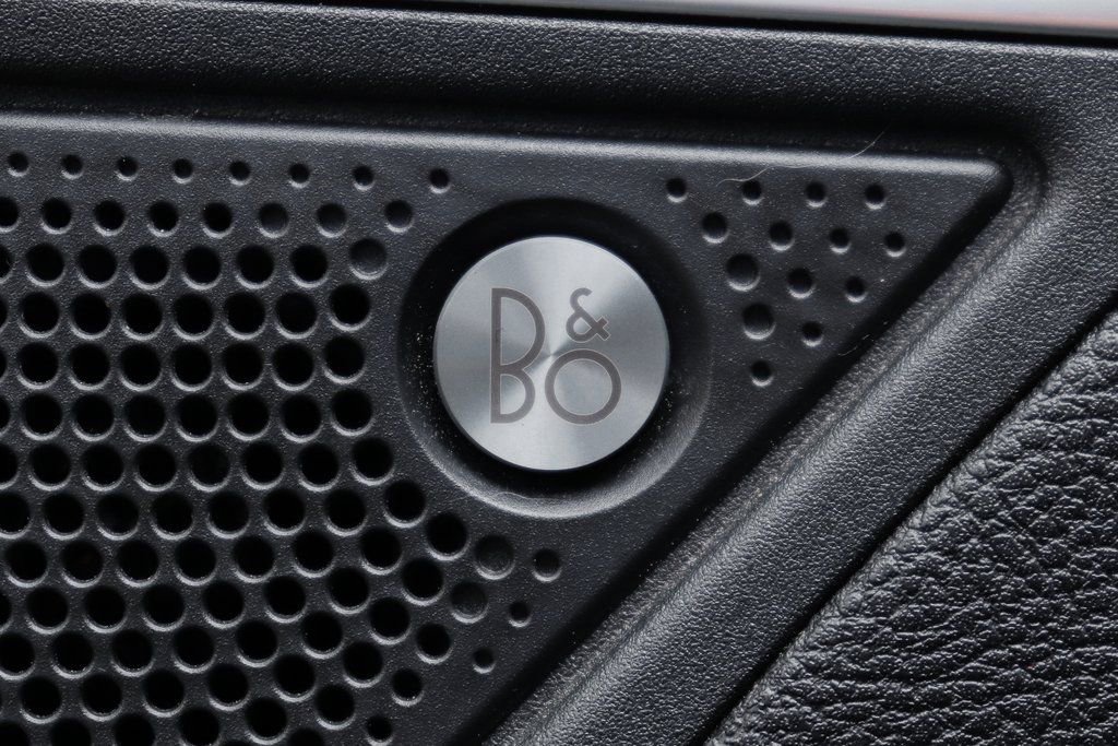 Used 2021 Ford Edge Titanium w/ Cargo Accessory Package image 18