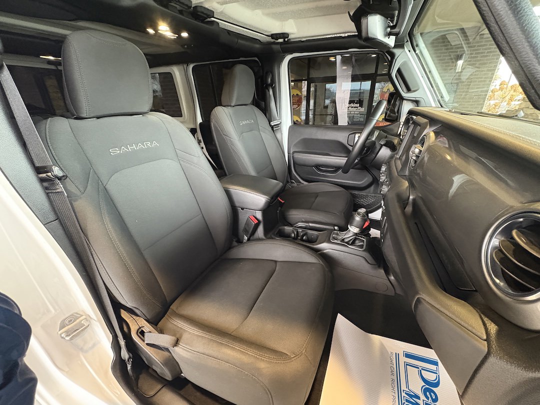 Used 2021 Jeep Wrangler Unlimited Sahara image 32