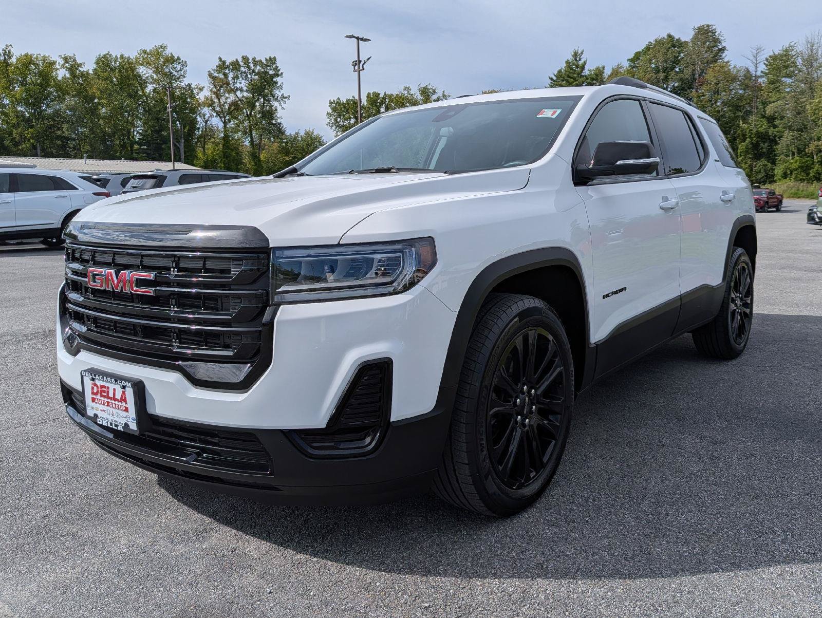 Certified 2023 GMC Acadia SLE w/ Driver Convenience Package AWD/4WD image 3