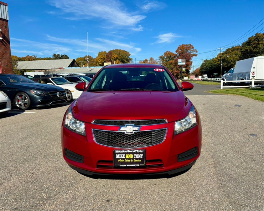 Used 2014 Chevrolet Cruze LT w/ Technology Package FWD image 2